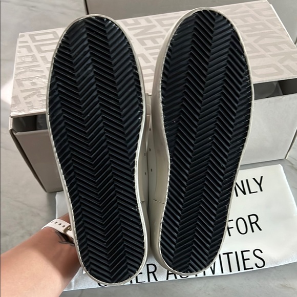 Golden Goose Hi Star Classic Sneakers - Picture 5 of 5